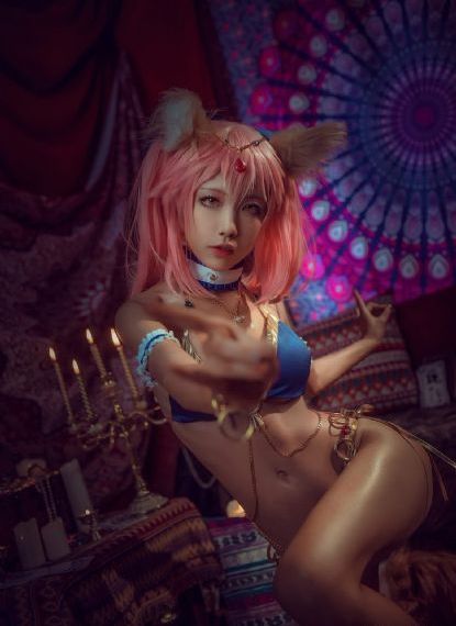 美女露出尿口让人摸_HD免费观看视频